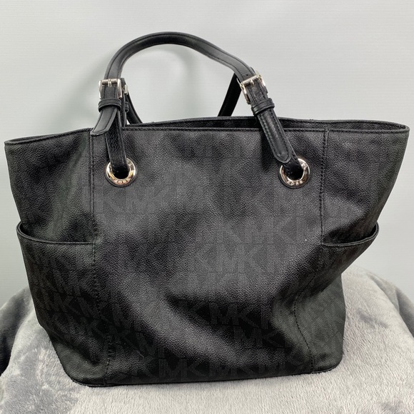 Signature Michael Kors Jetset Tote - Picture 2 of 8